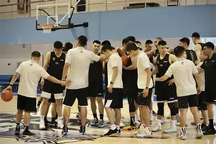 爱游戏-今晨巴塞罗那备战CBA季后赛集结日马德里竞技调整名单以备NBA季后赛，姆巴佩在G2比赛中刷新纪录直接炸裂的简单介绍